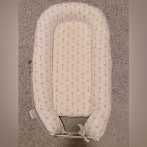 Baby Lounger - gray and white print